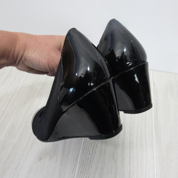 LifeStride Women's Juliana Stretch Wedge Pump -Size 9.5Cap Toe-Shine Black Upper - Picture 11 of 13